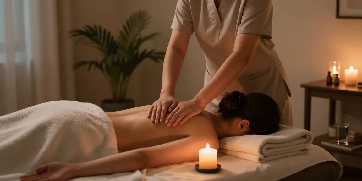 일산출장안마에서 제공하는 아늑한 홈 마사지 서비스 장면으로, 편안한 환경에서 고객이 마사지 받고 있는 모습.
